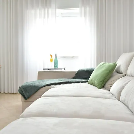 Glam 3 Bedroom